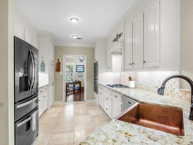 184 Springs Edge Drive, Conroe, TX 77356