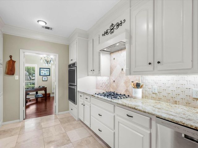 184 Springs Edge Drive, Conroe, TX 77356