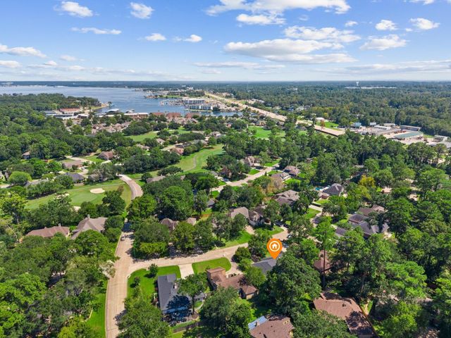184 Springs Edge Drive, Conroe, TX 77356