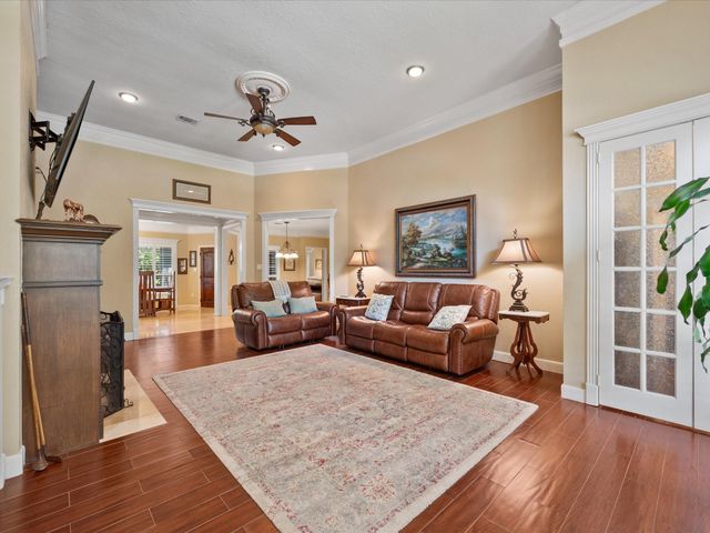 184 Springs Edge Drive, Conroe, TX 77356