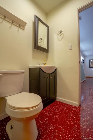 622 Sunningdale Drive, Grosse Pointe Woods, MI 48236