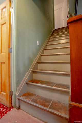 622 Sunningdale Drive, Grosse Pointe Woods, MI 48236