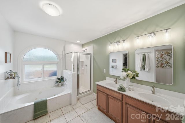 10218 Rougemont Lane, Charlotte, NC 28277