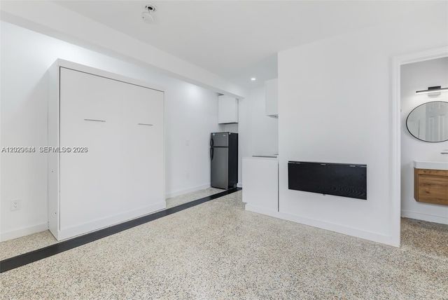 415 75th St 4A, Miami Beach, FL 33141