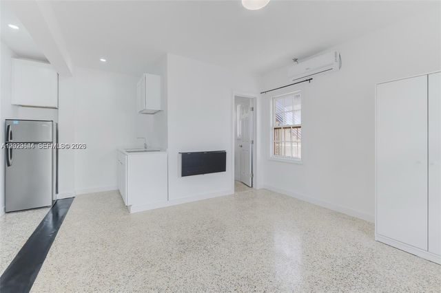 415 75th St 4A, Miami Beach, FL 33141