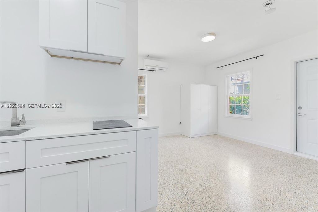 415 75th St 4A, Miami Beach, FL 33141