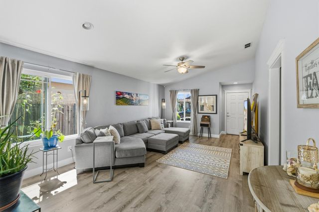 3418 Sweet Pea Way, Sacramento, CA 95833