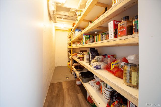 4470 Westedge Way, Burton, MI 48439