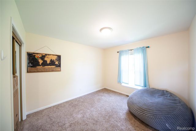 4470 Westedge Way, Burton, MI 48439