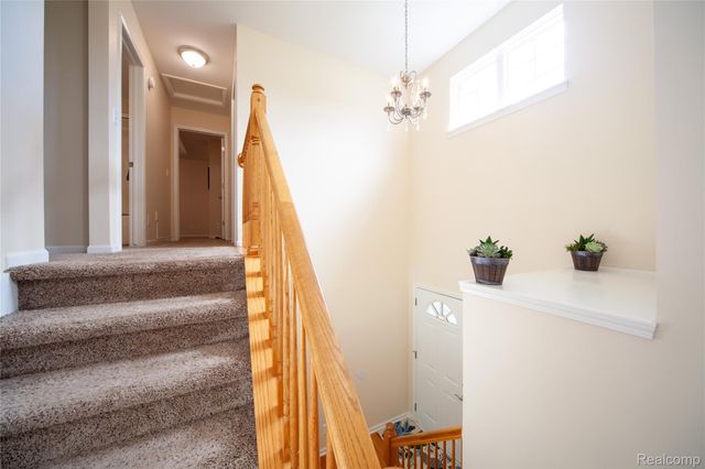 4470 Westedge Way, Burton, MI 48439