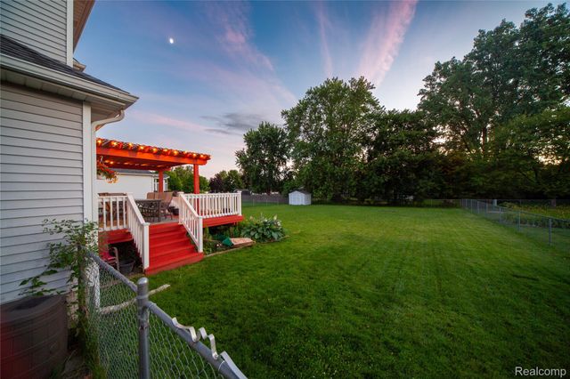 4470 Westedge Way, Burton, MI 48439