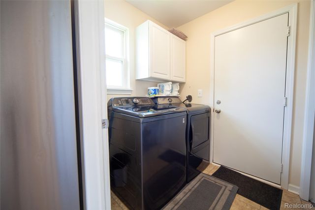 4470 Westedge Way, Burton, MI 48439