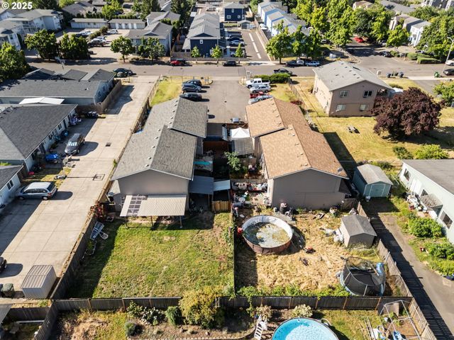 1180 R St, Springfield, OR 97477