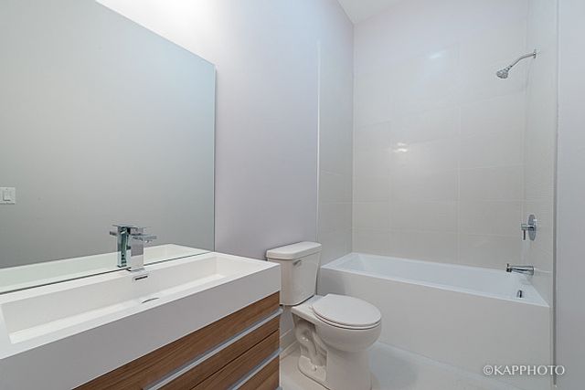 2835 W Division Street 4E, Chicago, IL 60622