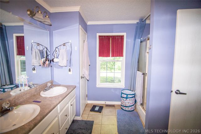 5240 Adams Road, Mounds, OK 74047