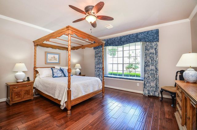 19614 Laurel Park Lane, Houston, TX 77094