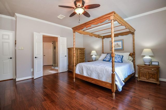 19614 Laurel Park Lane, Houston, TX 77094