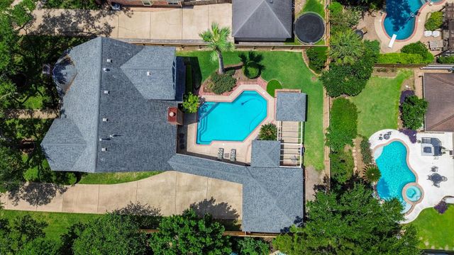 19614 Laurel Park Lane, Houston, TX 77094