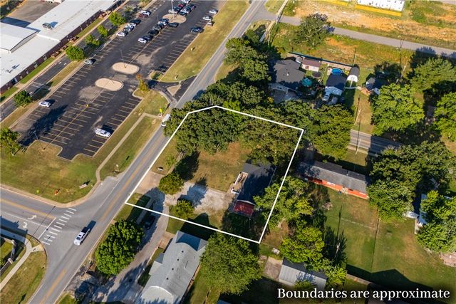 612 W Pickens Road, Pea Ridge, AR 72751