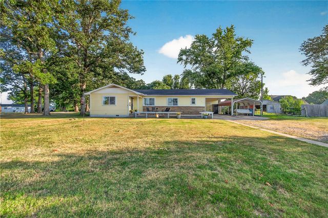 612 W Pickens Road, Pea Ridge, AR 72751