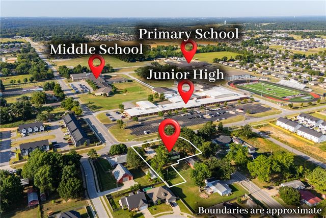 612 W Pickens Road, Pea Ridge, AR 72751