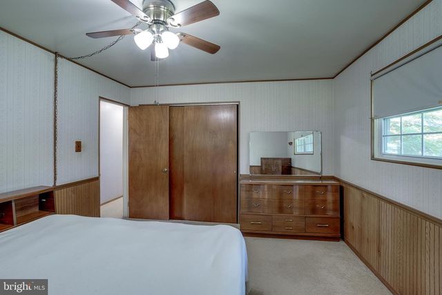 554 SHIELDS AVE, West Deptford, NJ 08096