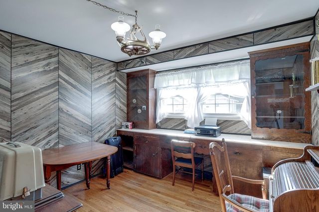 554 SHIELDS AVE, West Deptford, NJ 08096