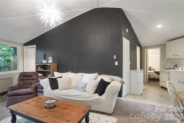 560 Laurel Ridge Road, Banner Elk, NC 28604