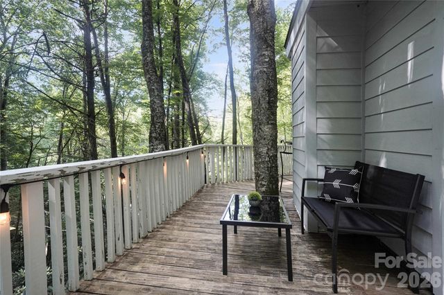 560 Laurel Ridge Road, Banner Elk, NC 28604