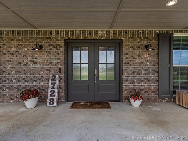 2728 Crosscreek Drive, Oologah, OK 74053