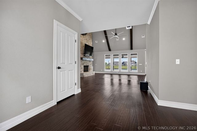 2728 Crosscreek Drive, Oologah, OK 74053