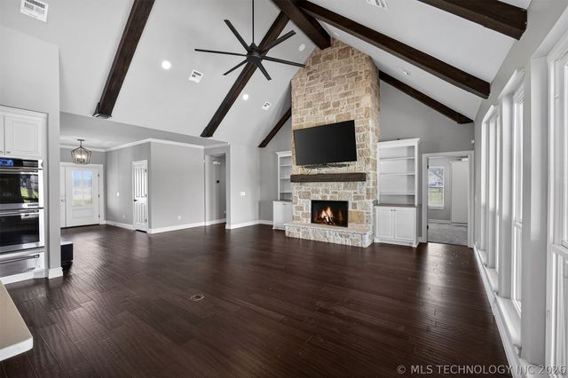 2728 Crosscreek Drive, Oologah, OK 74053