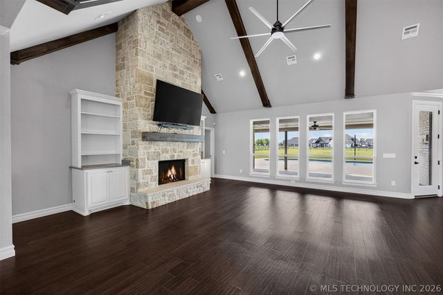 2728 Crosscreek Drive, Oologah, OK 74053