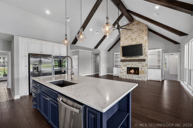 2728 Crosscreek Drive, Oologah, OK 74053