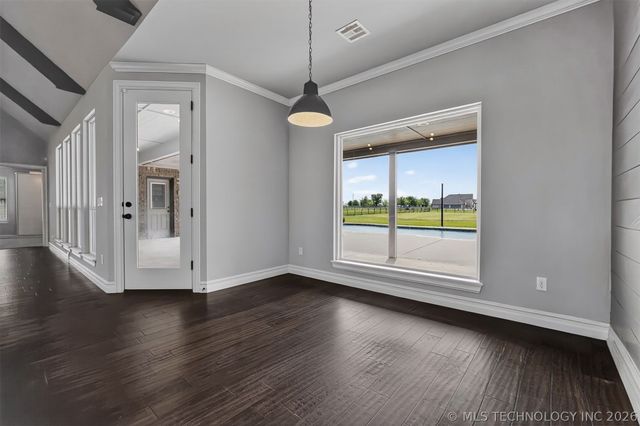 2728 Crosscreek Drive, Oologah, OK 74053
