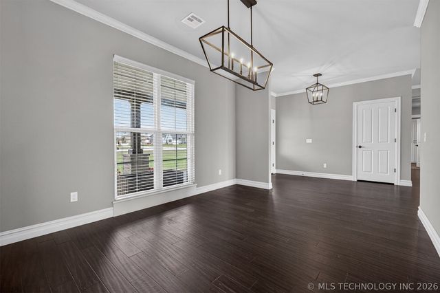 2728 Crosscreek Drive, Oologah, OK 74053
