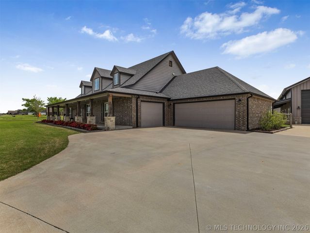 2728 Crosscreek Drive, Oologah, OK 74053