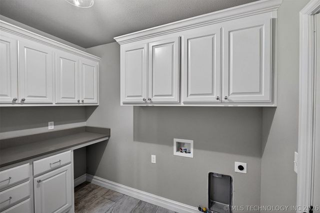 2728 Crosscreek Drive, Oologah, OK 74053
