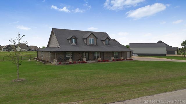 2728 Crosscreek Drive, Oologah, OK 74053