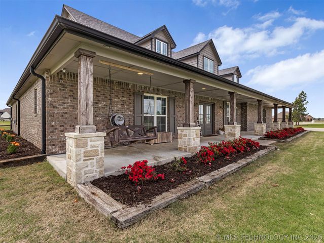 2728 Crosscreek Drive, Oologah, OK 74053