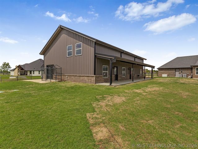2728 Crosscreek Drive, Oologah, OK 74053