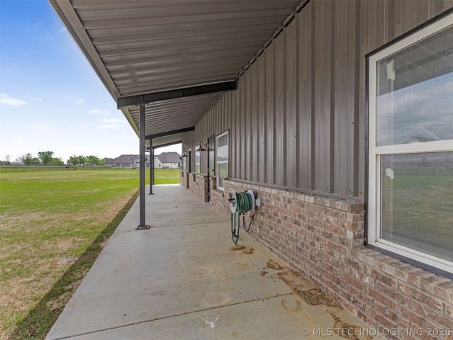 2728 Crosscreek Drive, Oologah, OK 74053