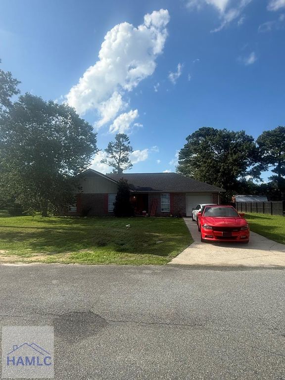 33 W Kenny Drive, Hinesville, GA 31313
