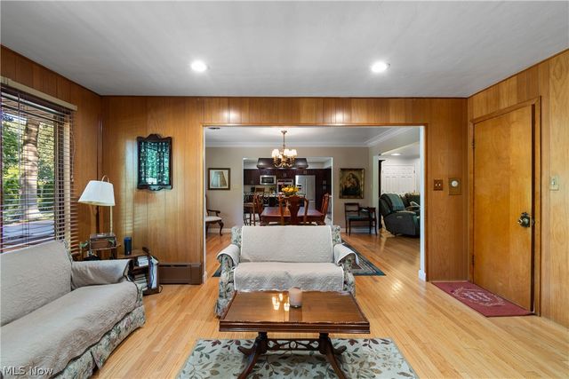 37523 Arlington Drive, Willoughby, OH 44094
