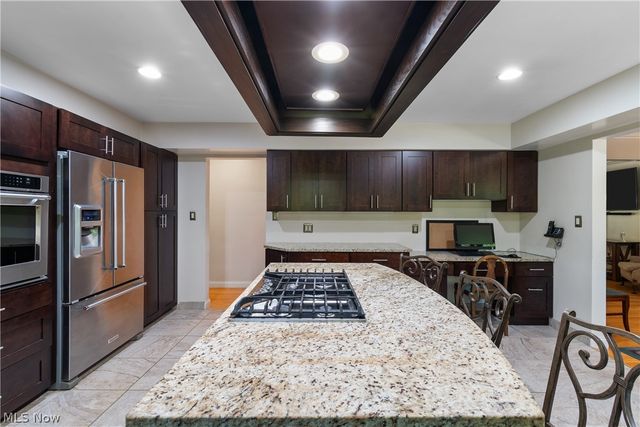 37523 Arlington Drive, Willoughby, OH 44094