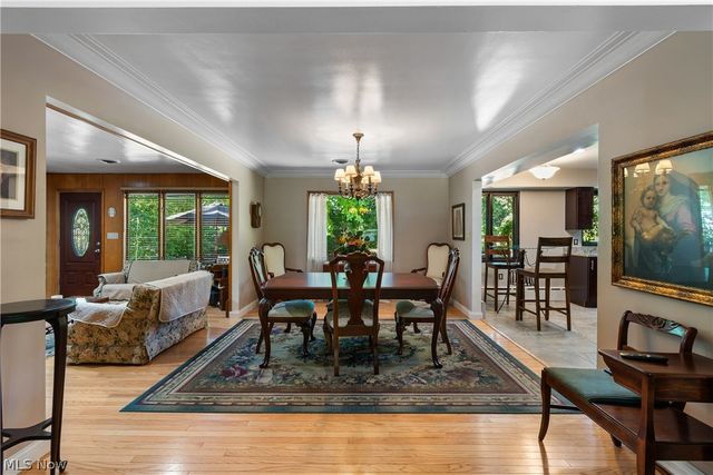 37523 Arlington Drive, Willoughby, OH 44094