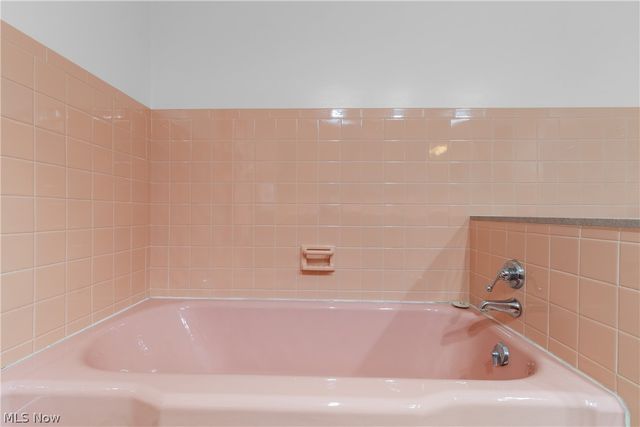 37523 Arlington Drive, Willoughby, OH 44094