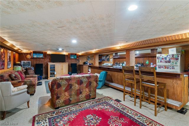37523 Arlington Drive, Willoughby, OH 44094