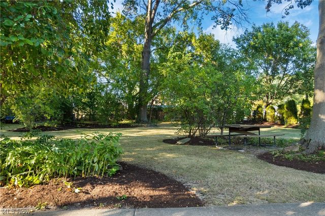 37523 Arlington Drive, Willoughby, OH 44094