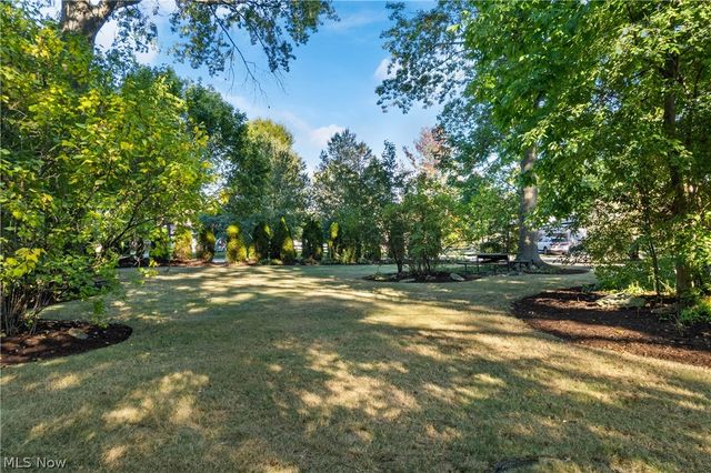 37523 Arlington Drive, Willoughby, OH 44094
